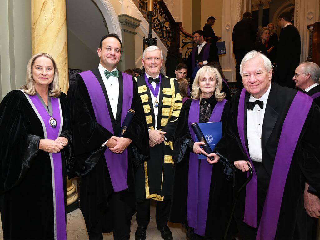 Dean with Fellows of the Faculty of Paediatrics